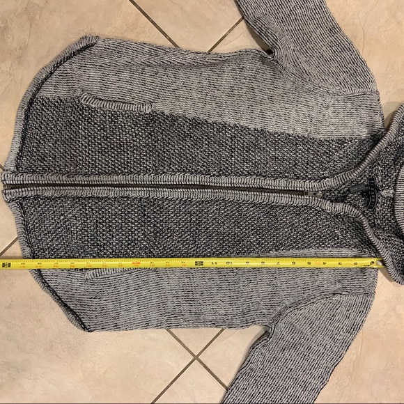 Women’s Designer Sip-up Hoody - Picture 3 of 8